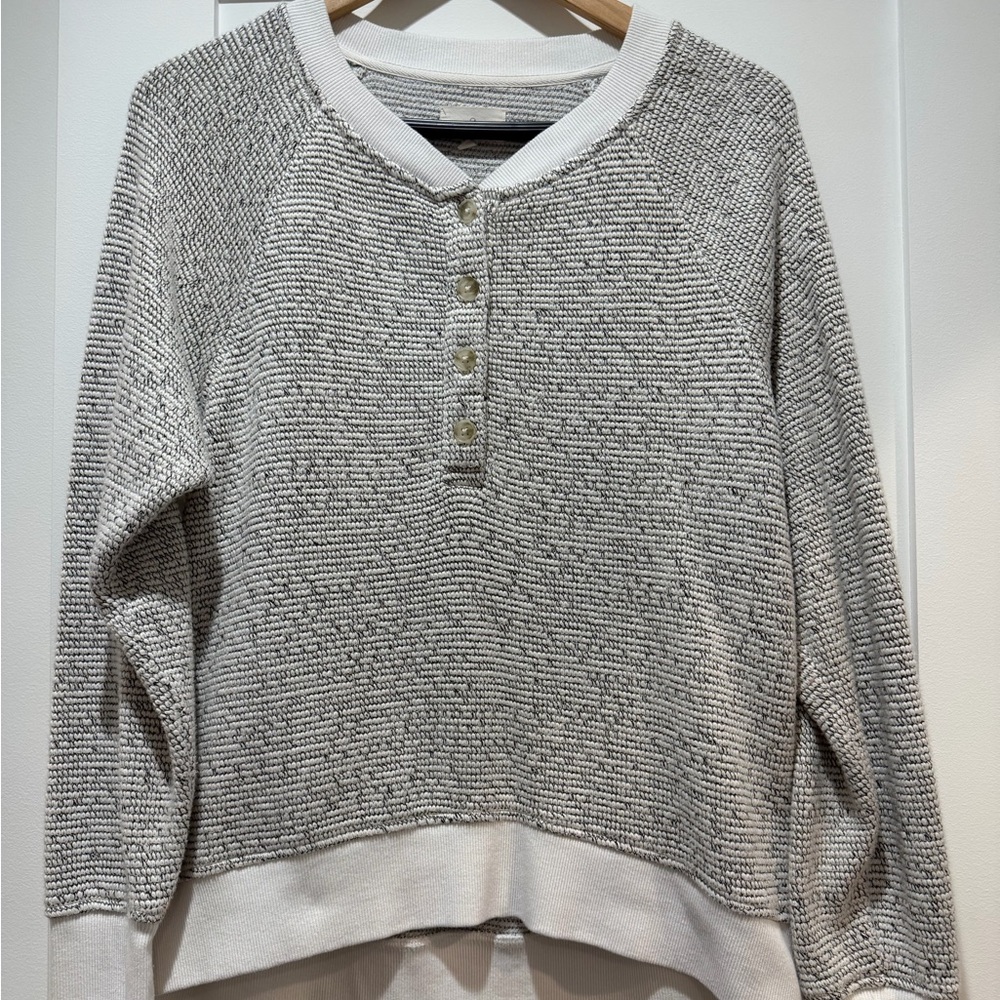 Lou & Grey Textured Gray and Cream Henley Sweater